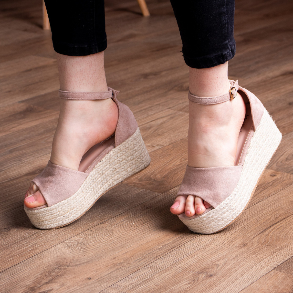 

Женские босоножки Shoes Wackywoo 2677 36 размер 23.5 см Бежевый