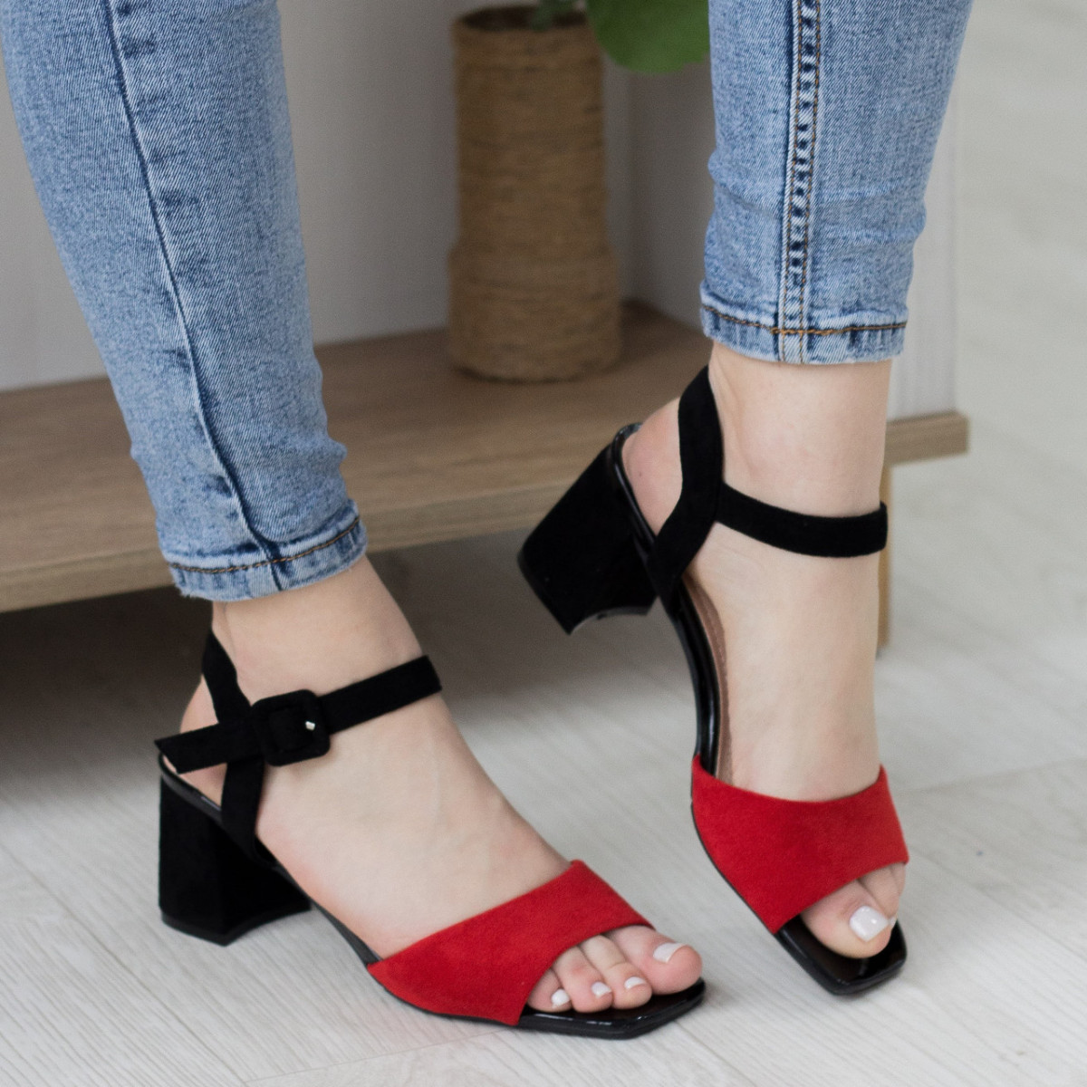 

Женские босоножки Shoes Kadi 2710 37 размер 24 см Красный