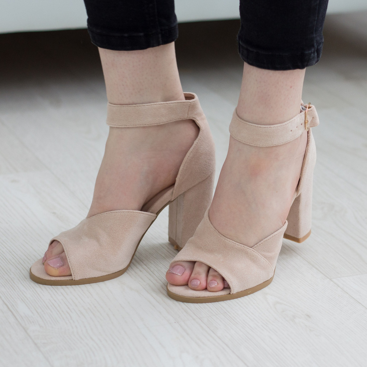 

Женские босоножки Shoes Absinthe 2783 39 размер 25 см Бежевый