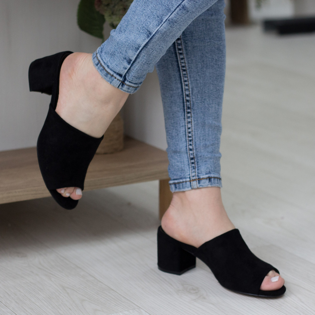 

Мюли женские Shoes Ubas 2685 39 размер 25 см Черный