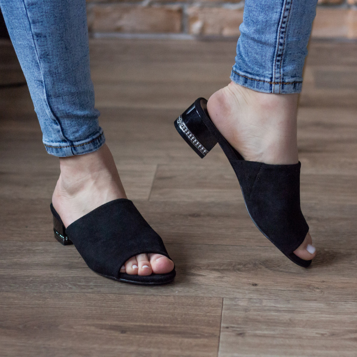 

Мюли женские Shoes Enigma 2780 38 размер 24.5 см Черный