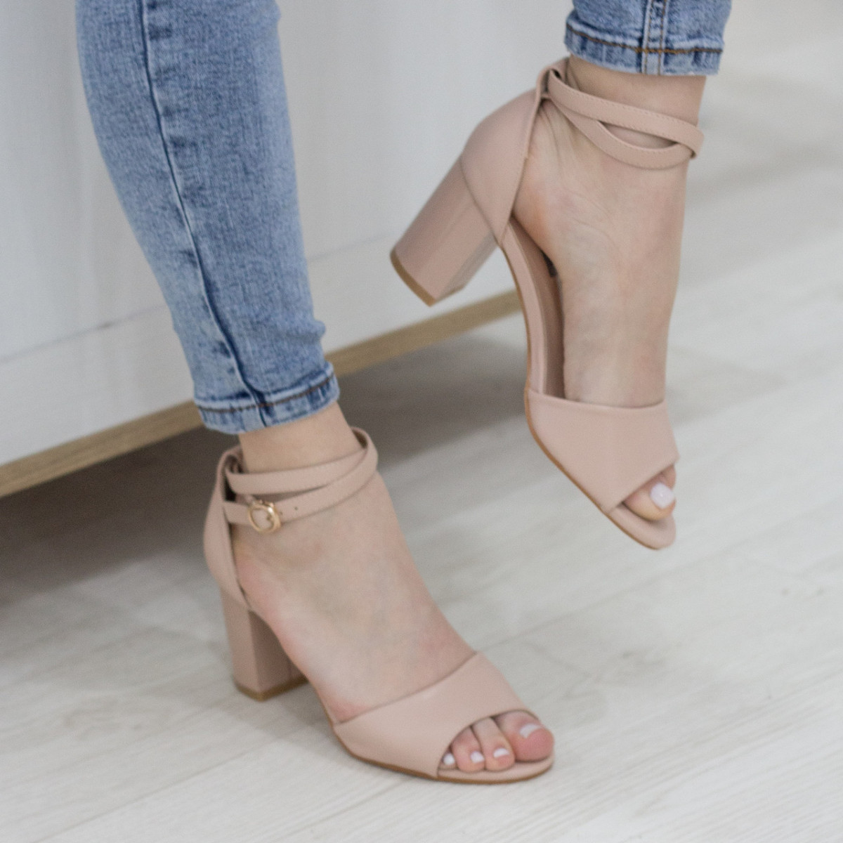 

Женские босоножки Shoes Mac 2708 40 размер 25.5 см Бежевый