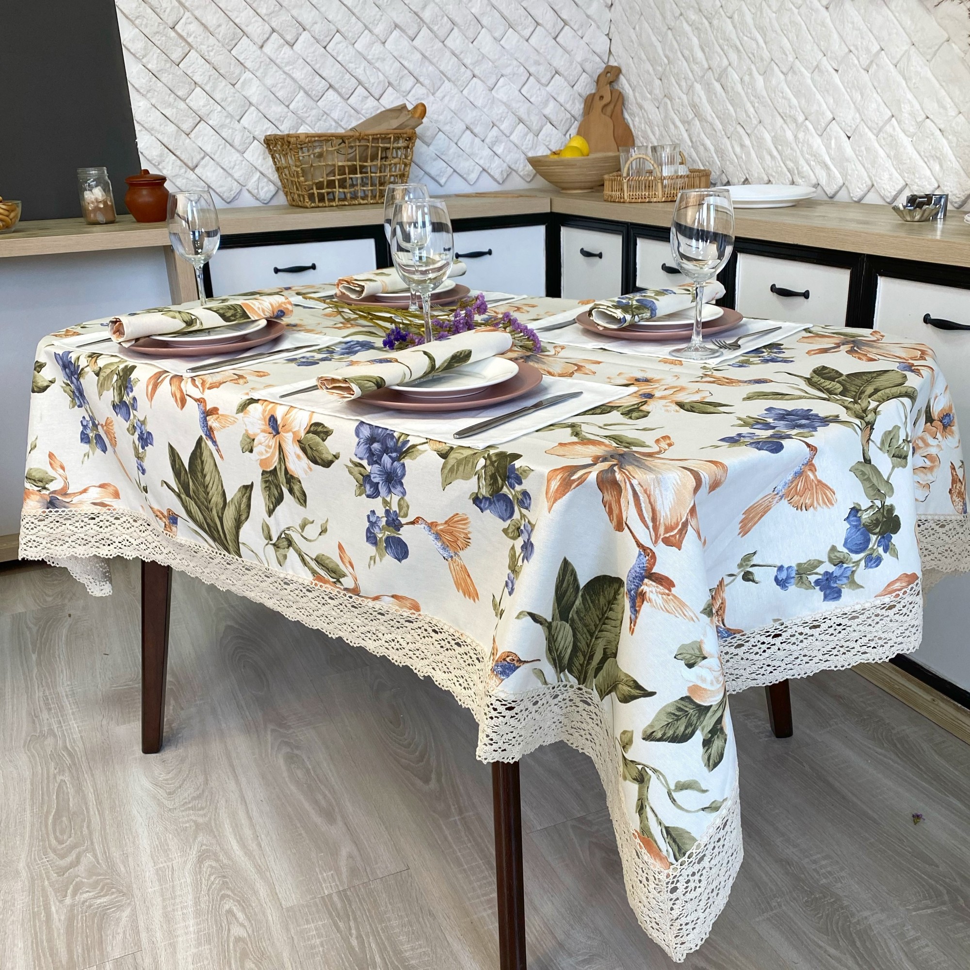 

Скатерть Водоотталкивающая "Колибри" (с кружевом) 260х120 см