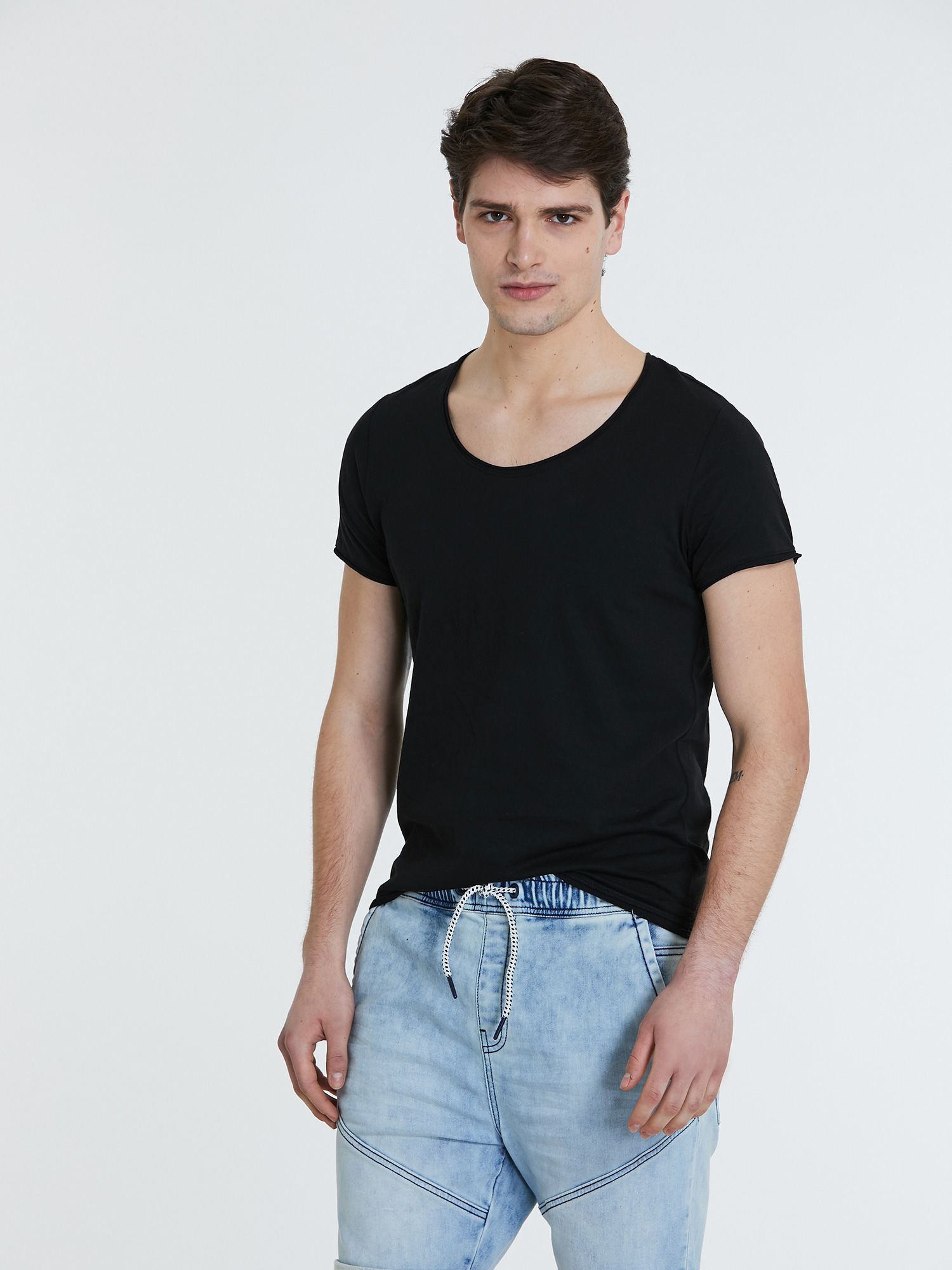 

Футболка Piazza Italia 39635-3 M Black