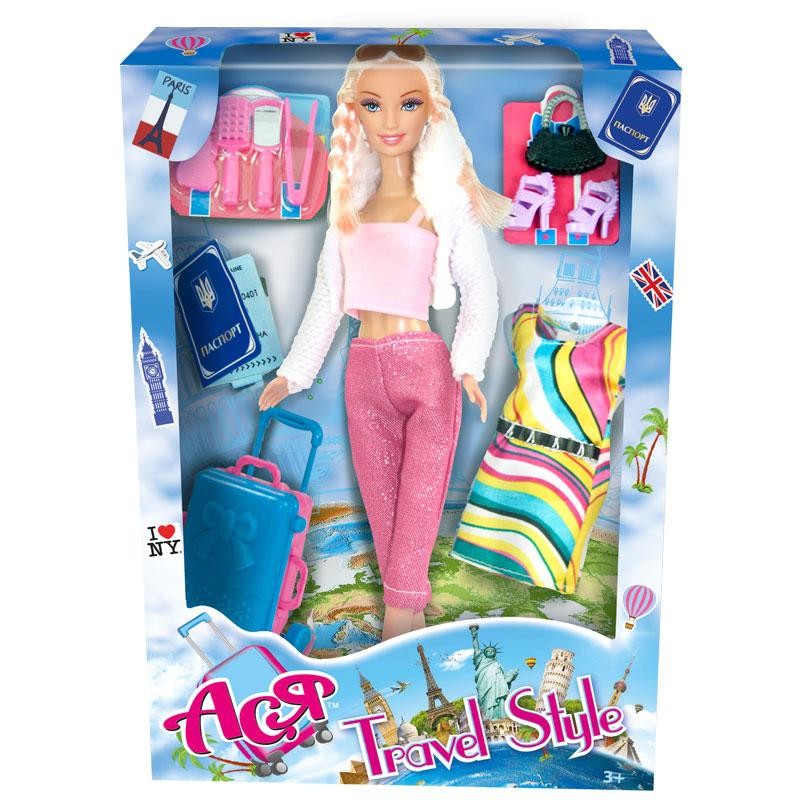 

Лялька Ася Подорож Блондинка з аксесуарами 28 см (35076)