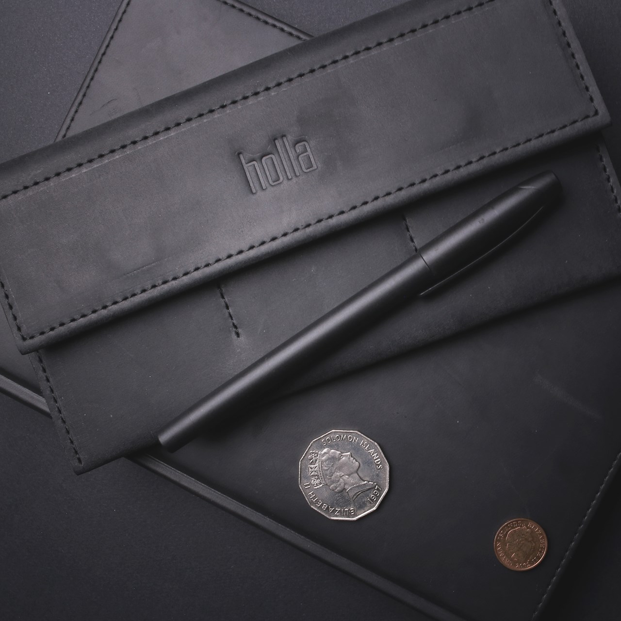 

Дизайнерское кожаное портмоне holla, ручной работы IDLER WALLET // BLACK (hl-IDLER WALLET)