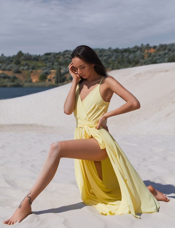 

Желтое платье-сарафан миди длины FashionYouWant S/M желтый 43425437