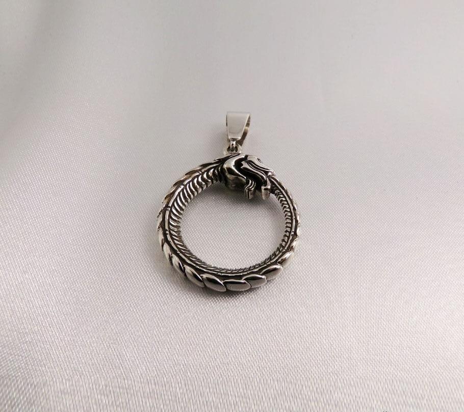 

Оберег Уроборос Maxi Silver 5011