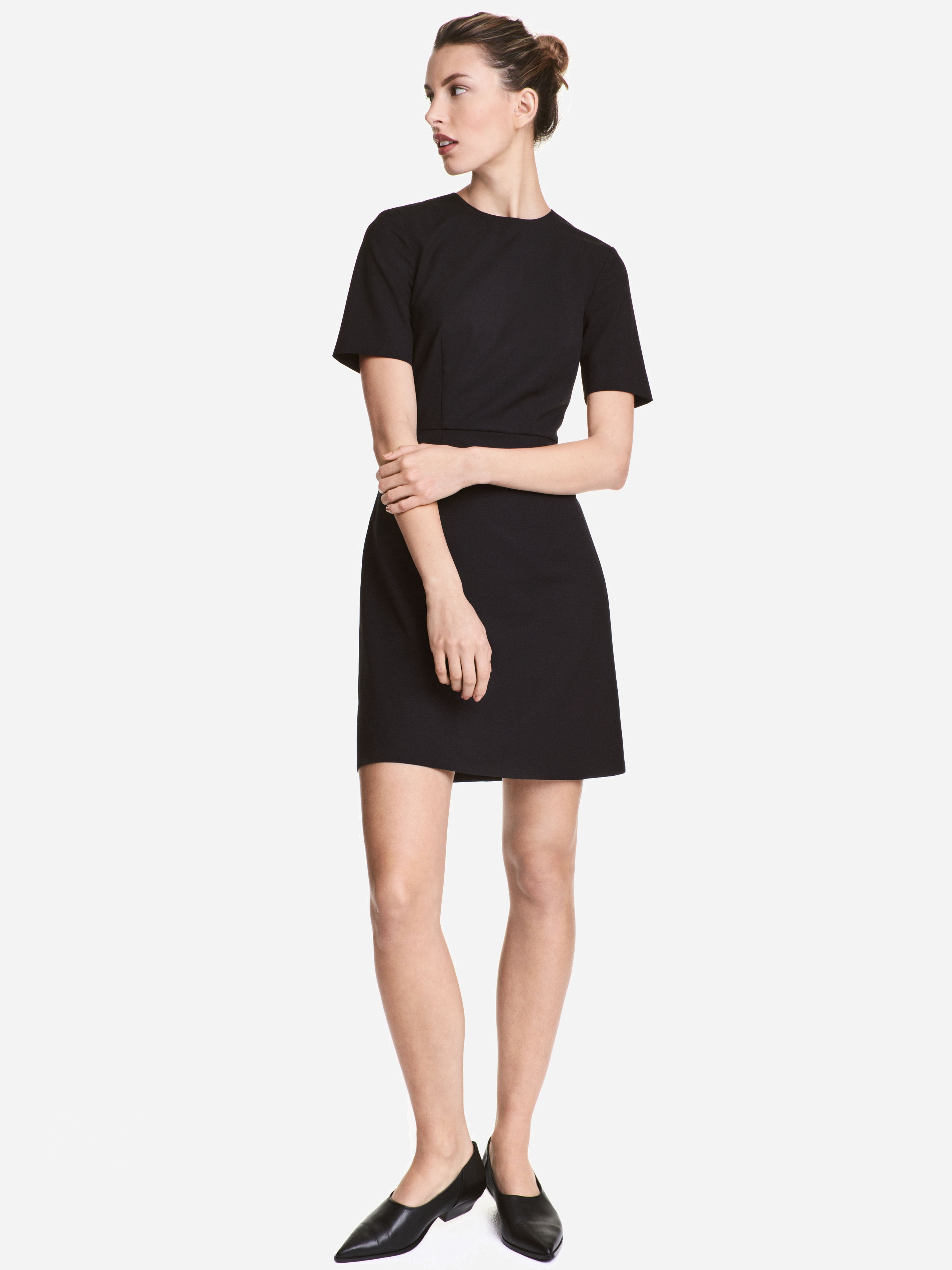 

Платье H&M 4534245-AAAD 32 Черное