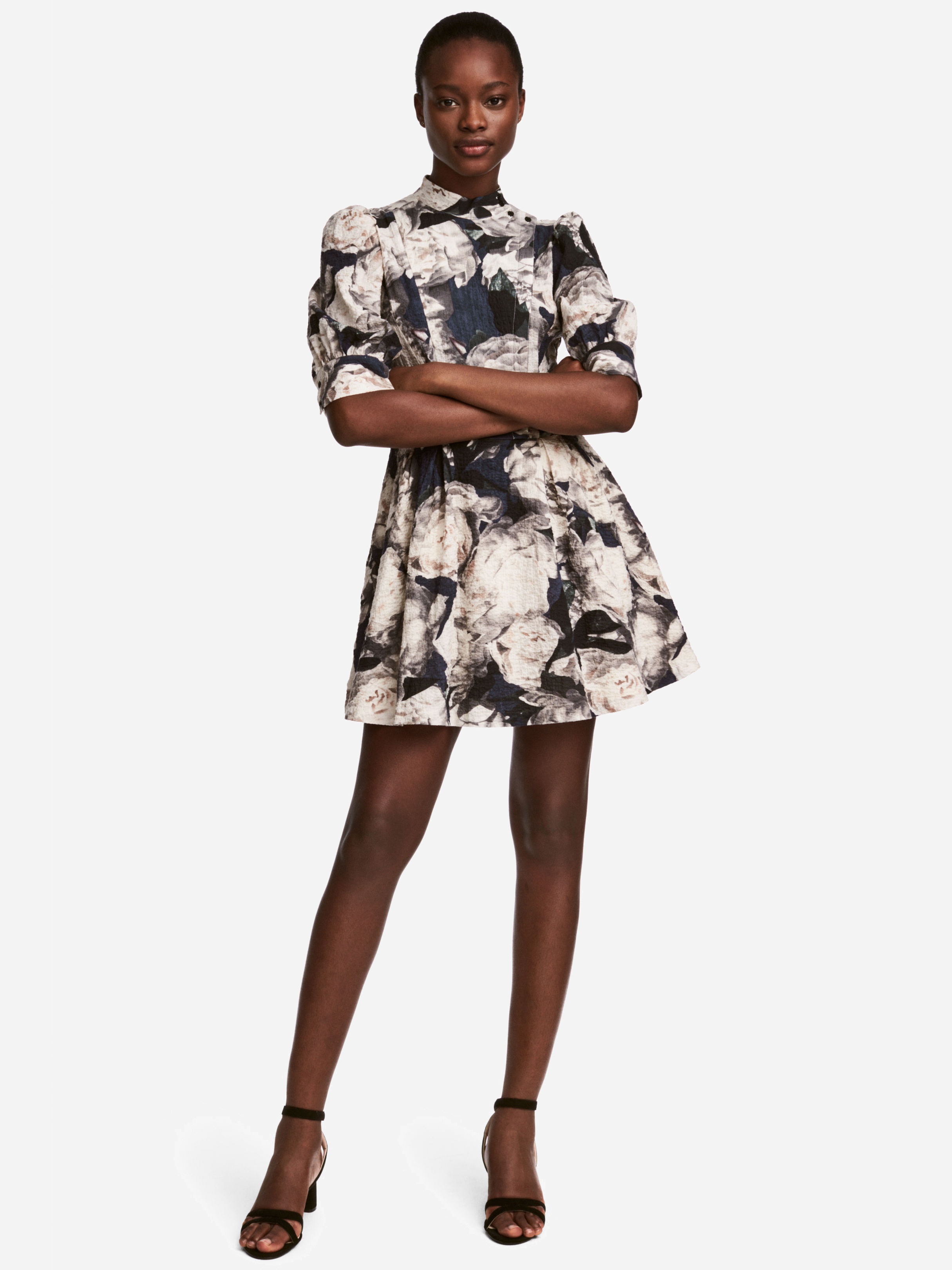 

Платье H&M 5412696-ABLA 46 Синее с бежевым