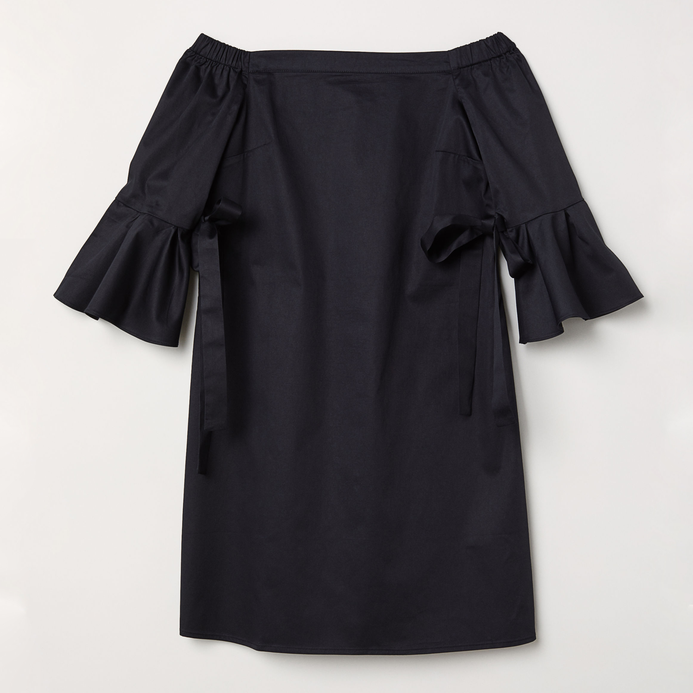 

Платье H&M 6196367-AAAD 42 Черное