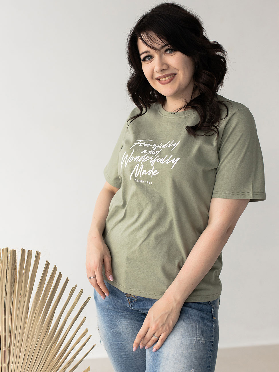 

Футболка size+ с каллиграфической прописью Фісташковий 3 XL Vikamoda 3212