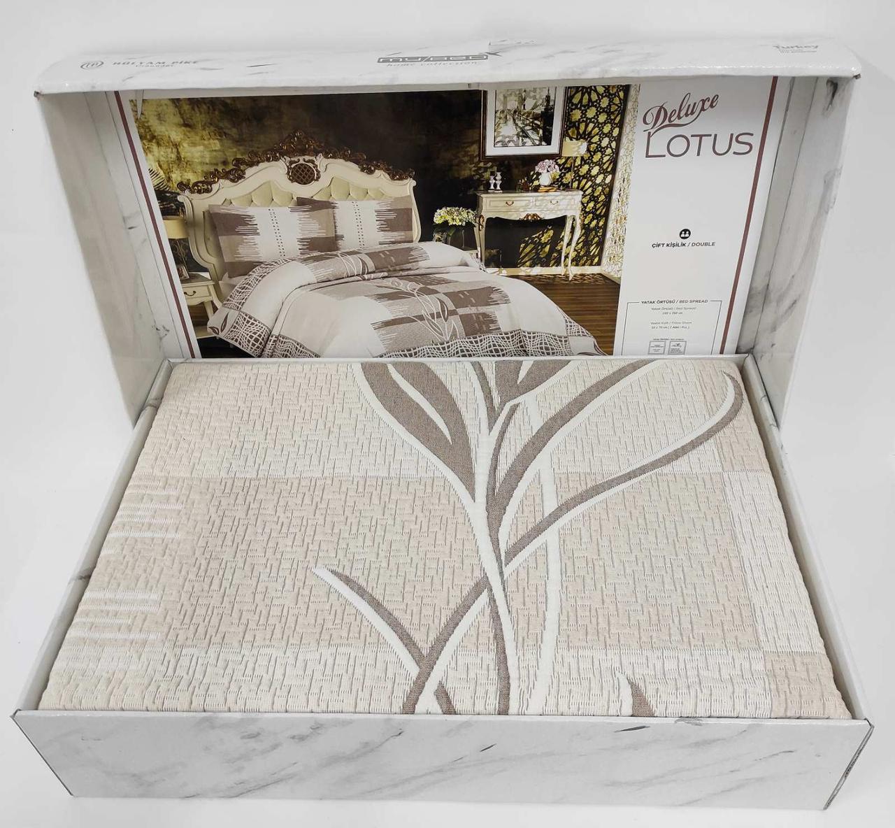 

Покрывало My Bed Жакард 240x260 с наволочками Lotus Beige