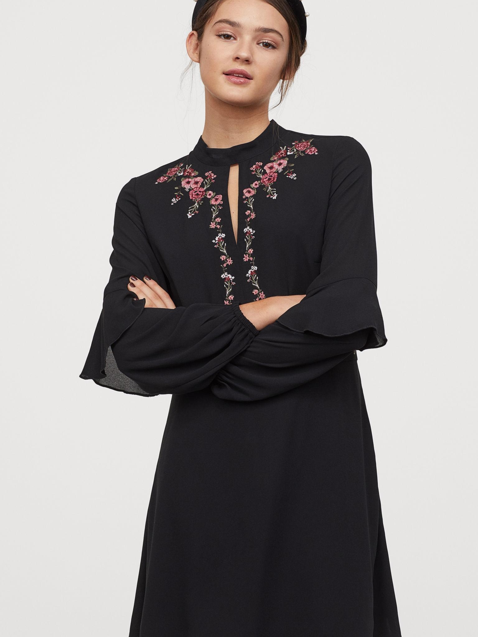 

Платье H&M 7957610-ACOZ 38 Черное
