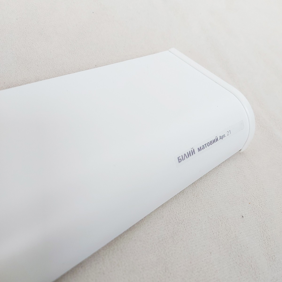 

Подоконник SAUBERG белый матовый 600х3000 2 капиноса