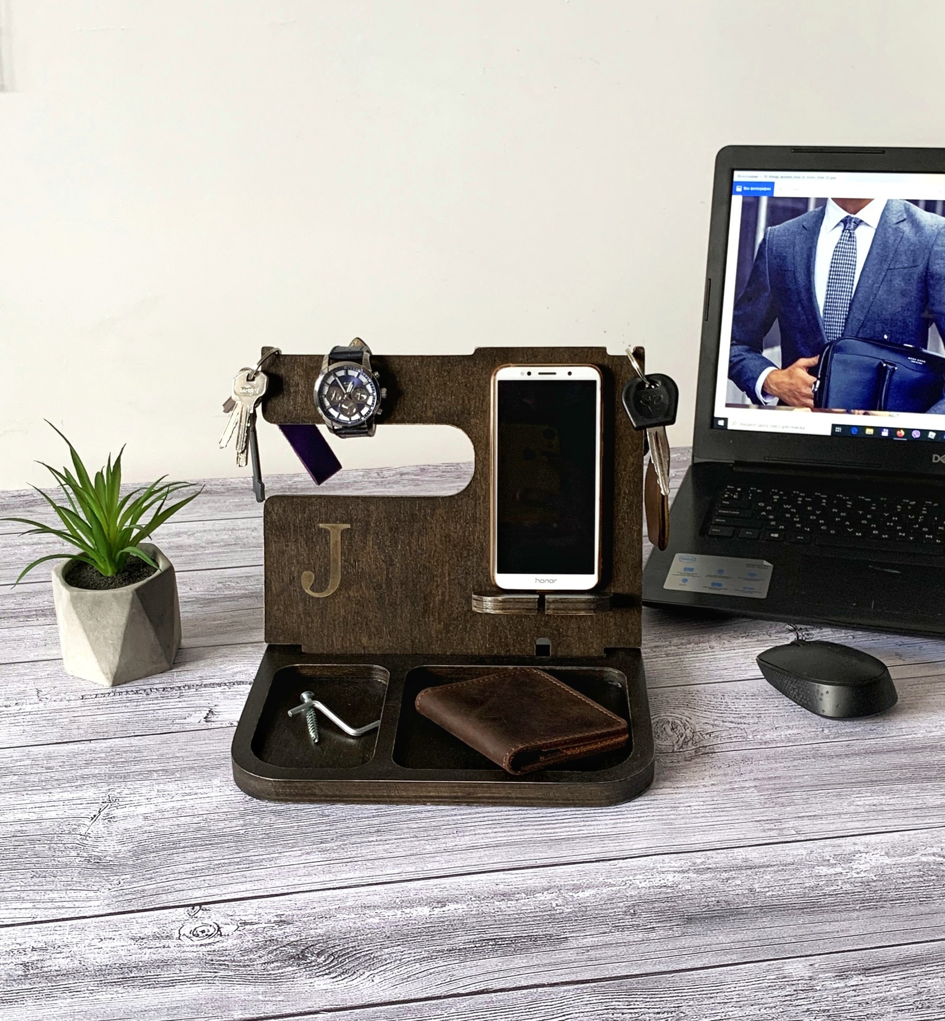 

Подставка офисная для смартфона канцелярских принадлежностей Pick Wood с гравировкой (009S0505/3)
