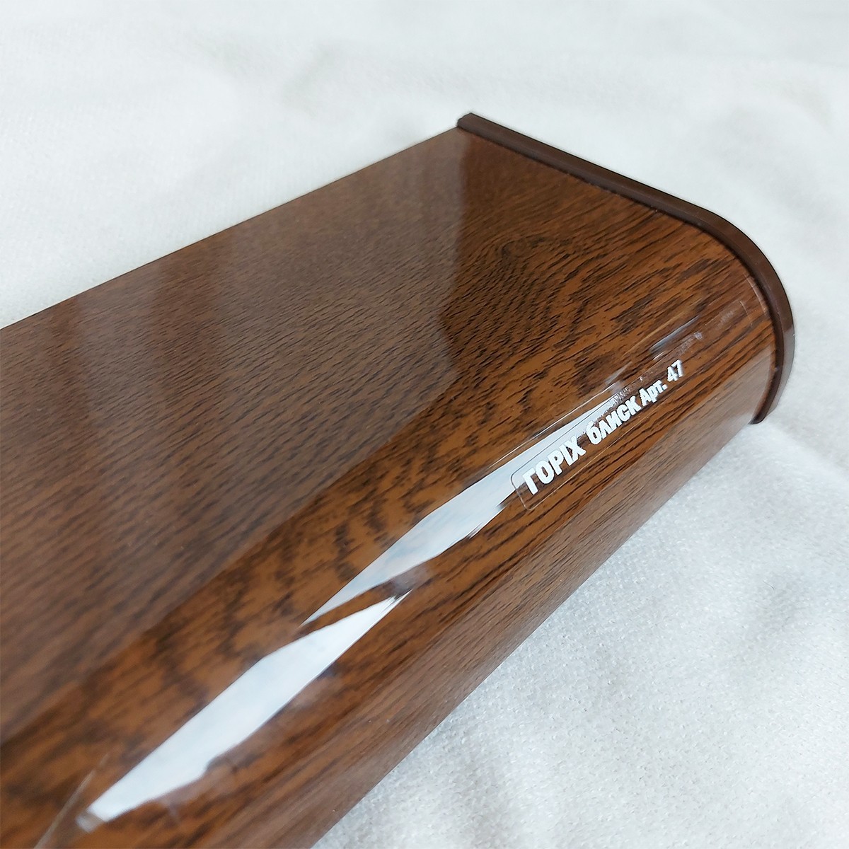 

Подоконник SAUBERG орех глянец 400х4300мм