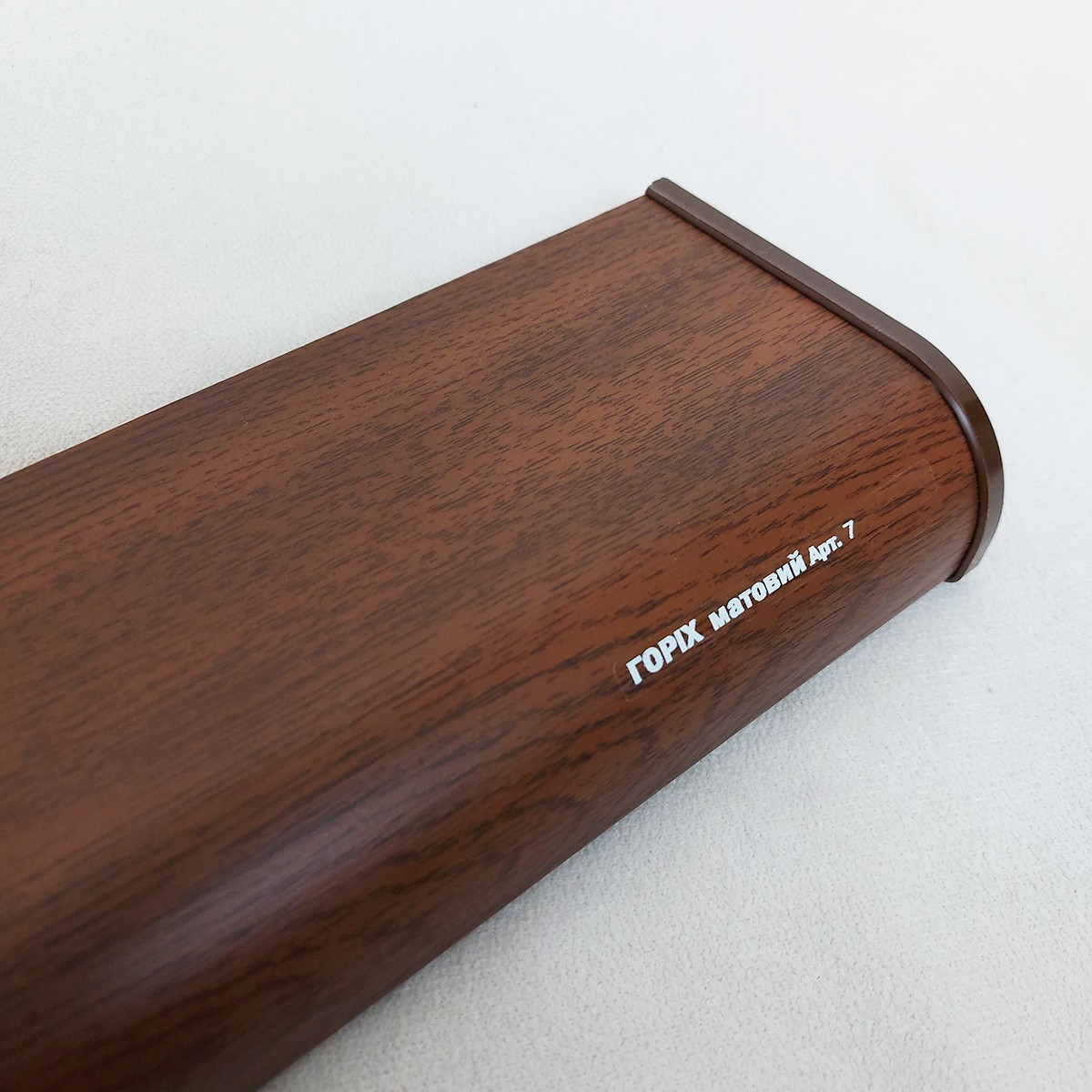 

Подоконник SAUBERG орех матовый 300х3900мм