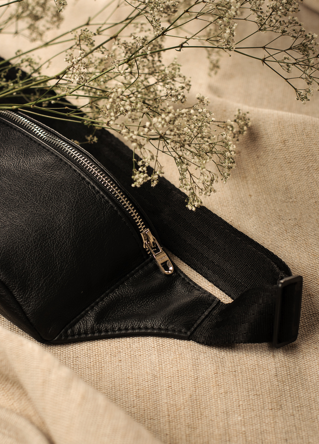 

Сумка на пояс бананка з натуральної шкіри Sambag Tirso 0SS чорна
