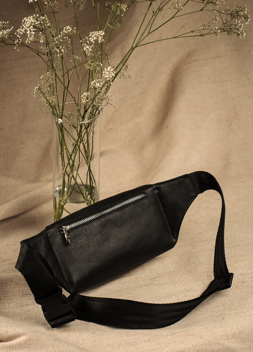 

Сумка на пояс бананка з натуральної шкіри Sambag Tirso 0SA чорна