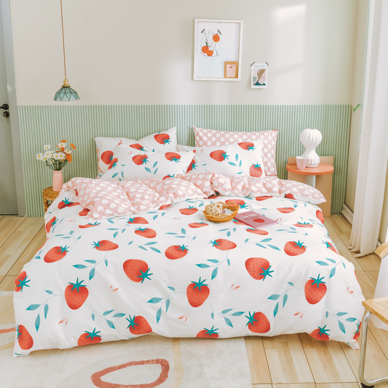 

Комплект постельного белья Ripe strawberry (полуторный) Berni Home Белый