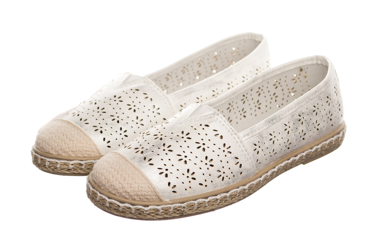 

Женские балетки Collection 39 silver white