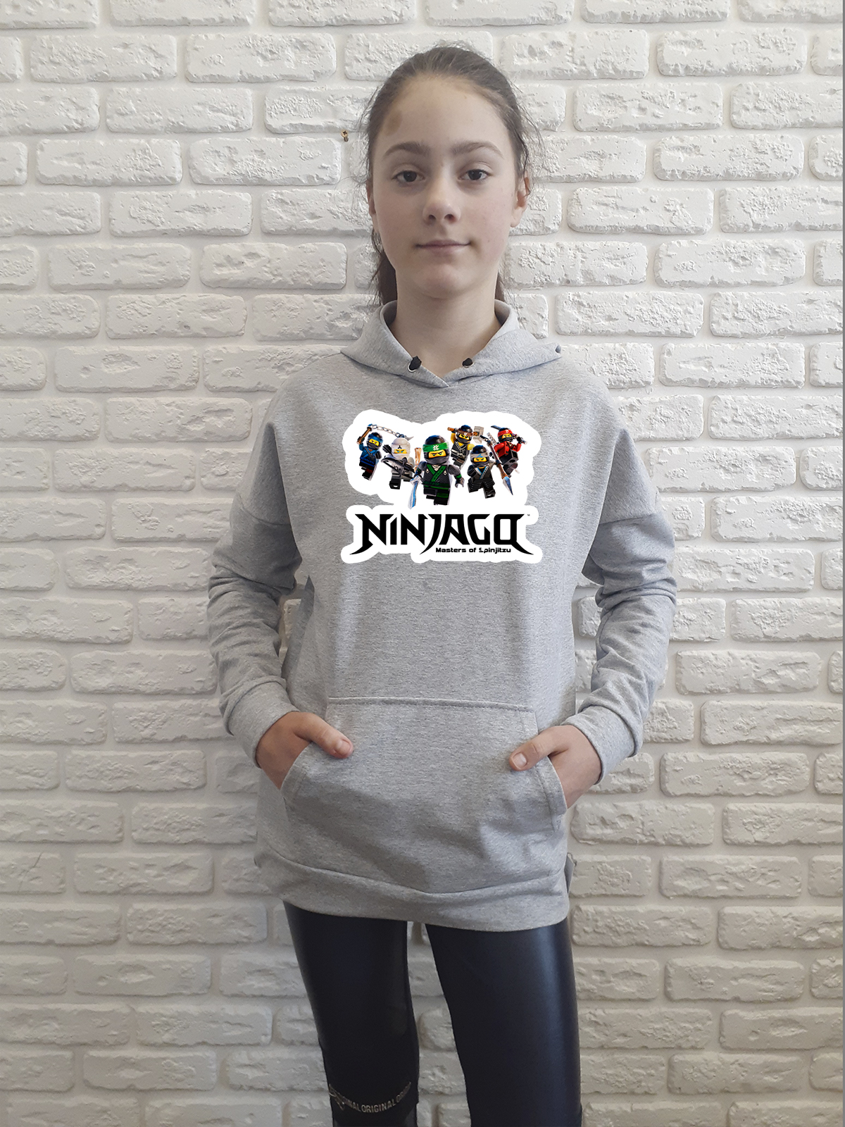 

Худи для девочек ArtSvet Лего Ниндзяго (LEGO Ninjago) Серая 140 см NNINGTSER