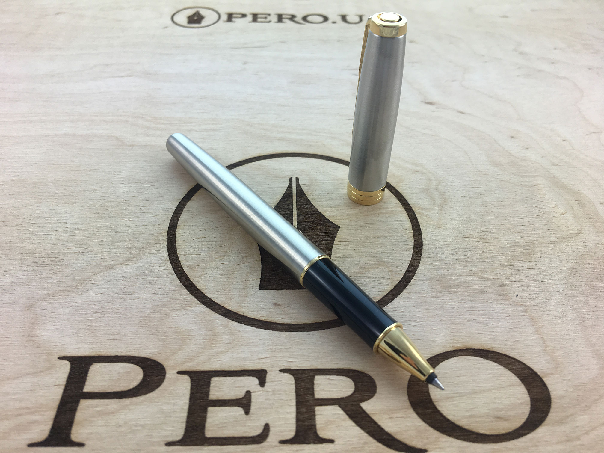 

Ручка роллер Parker SONNET 17 Stainless Steel GT RB Паркер 84 122