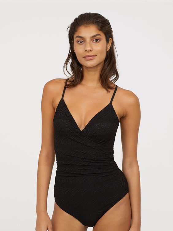 

Купальник слитный женский H&M 0654306-8 36 Черный