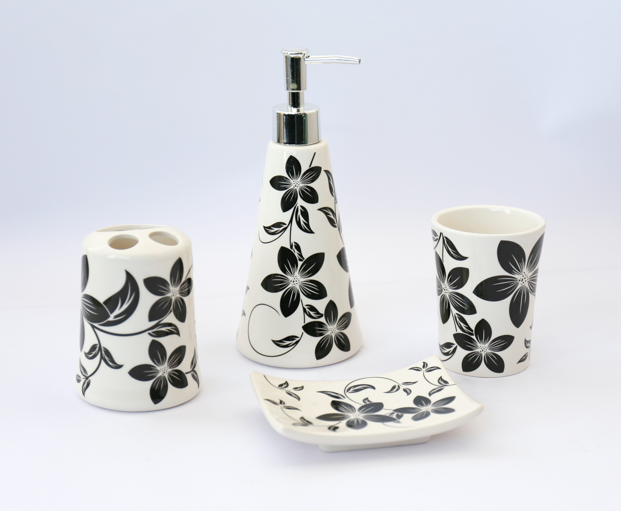 

Набор аксессуаров Ceramic Set для ванной комнаты 32746B