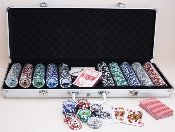 

Набор для покера Poker Set 500 фишек с номиналом (500N)