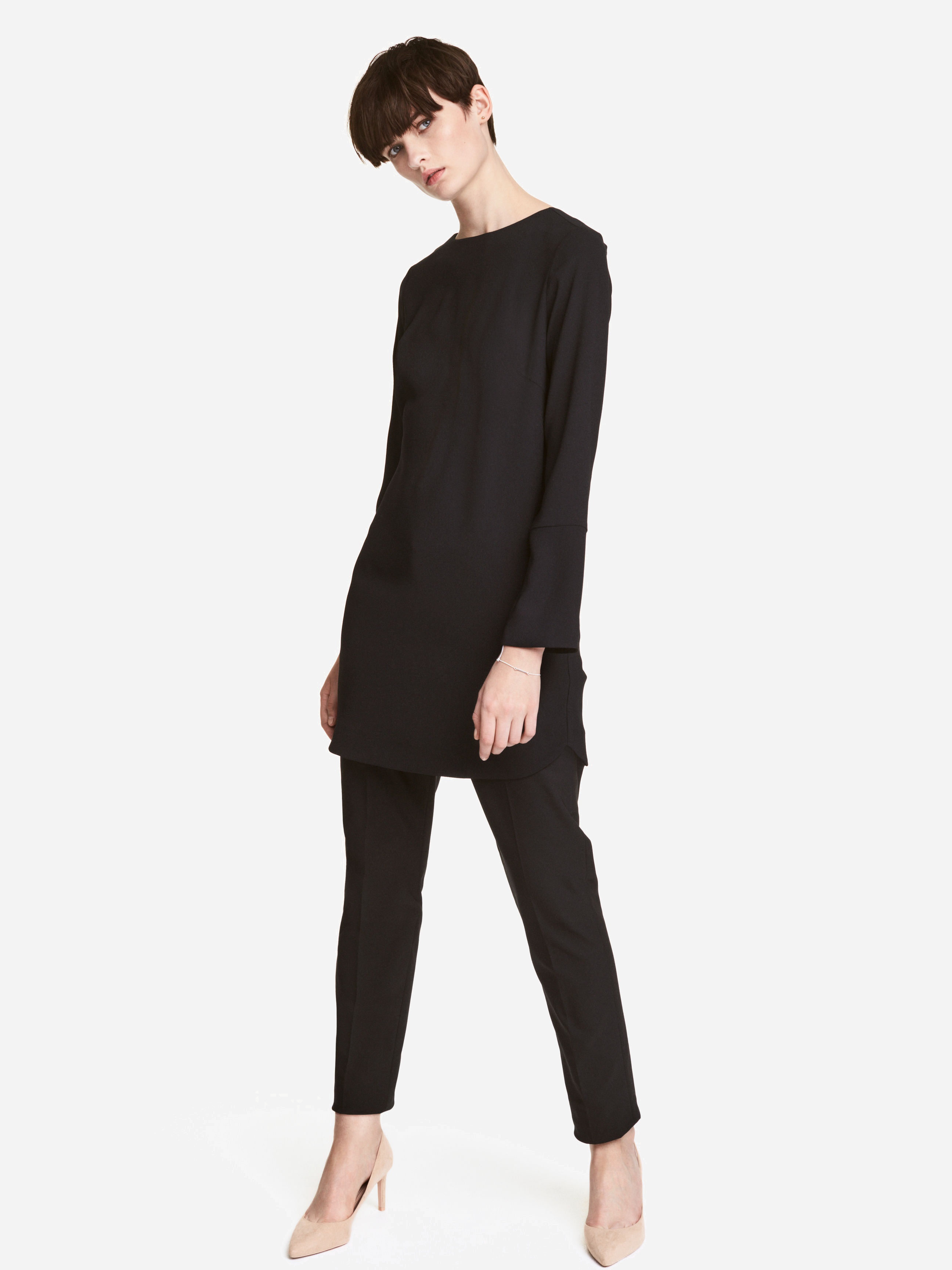 

Платье H&M 4531415-AAAD 38 Черное