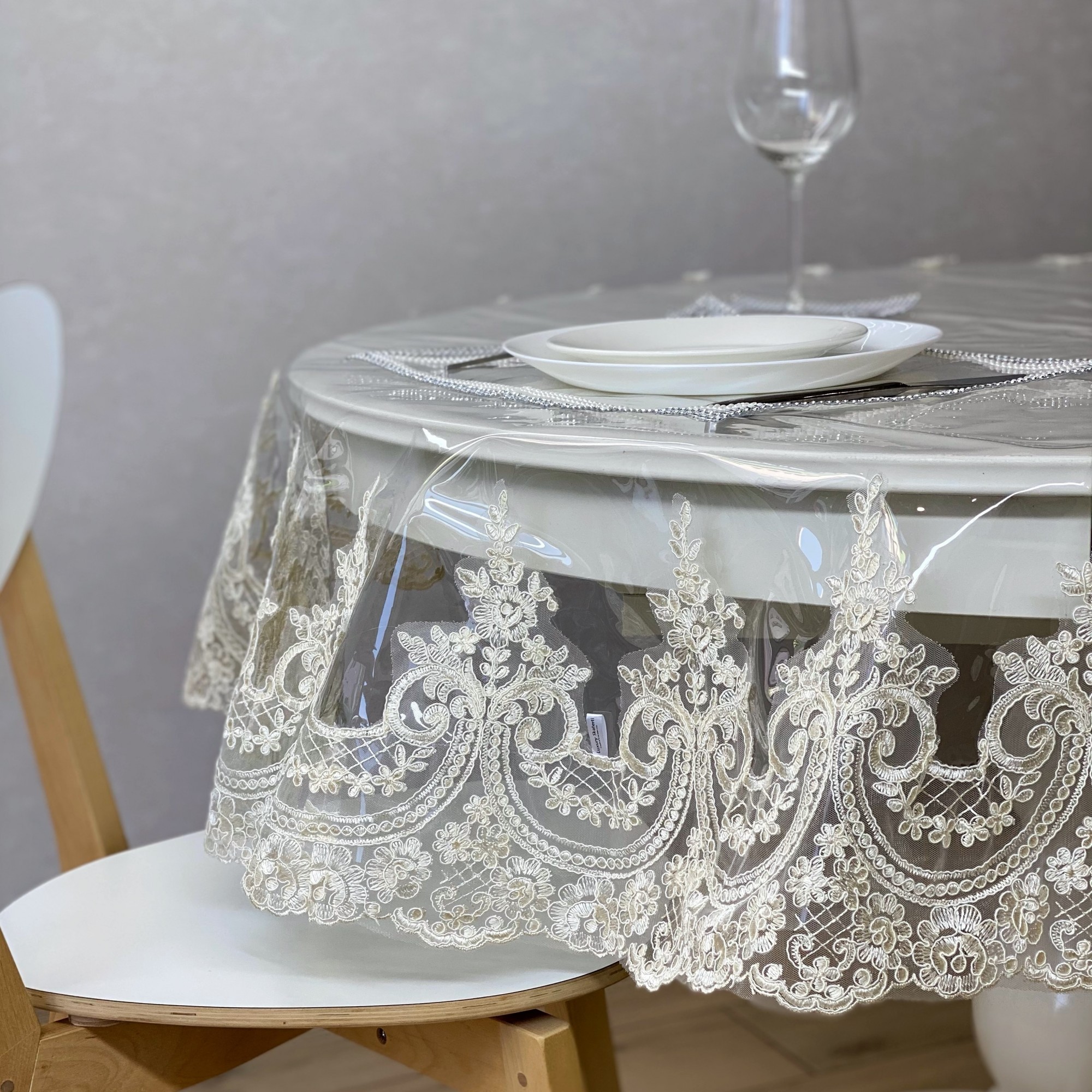 

Силиконовая Скатерть с Королевским кружевом Молочный 170x120 см