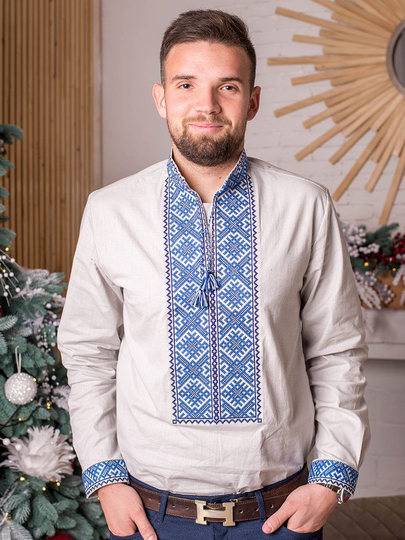 

Вишиванка Етно-Сіті Руна щастя з синьою вишивкою 2XL Блідно-сіра (846/2XL)