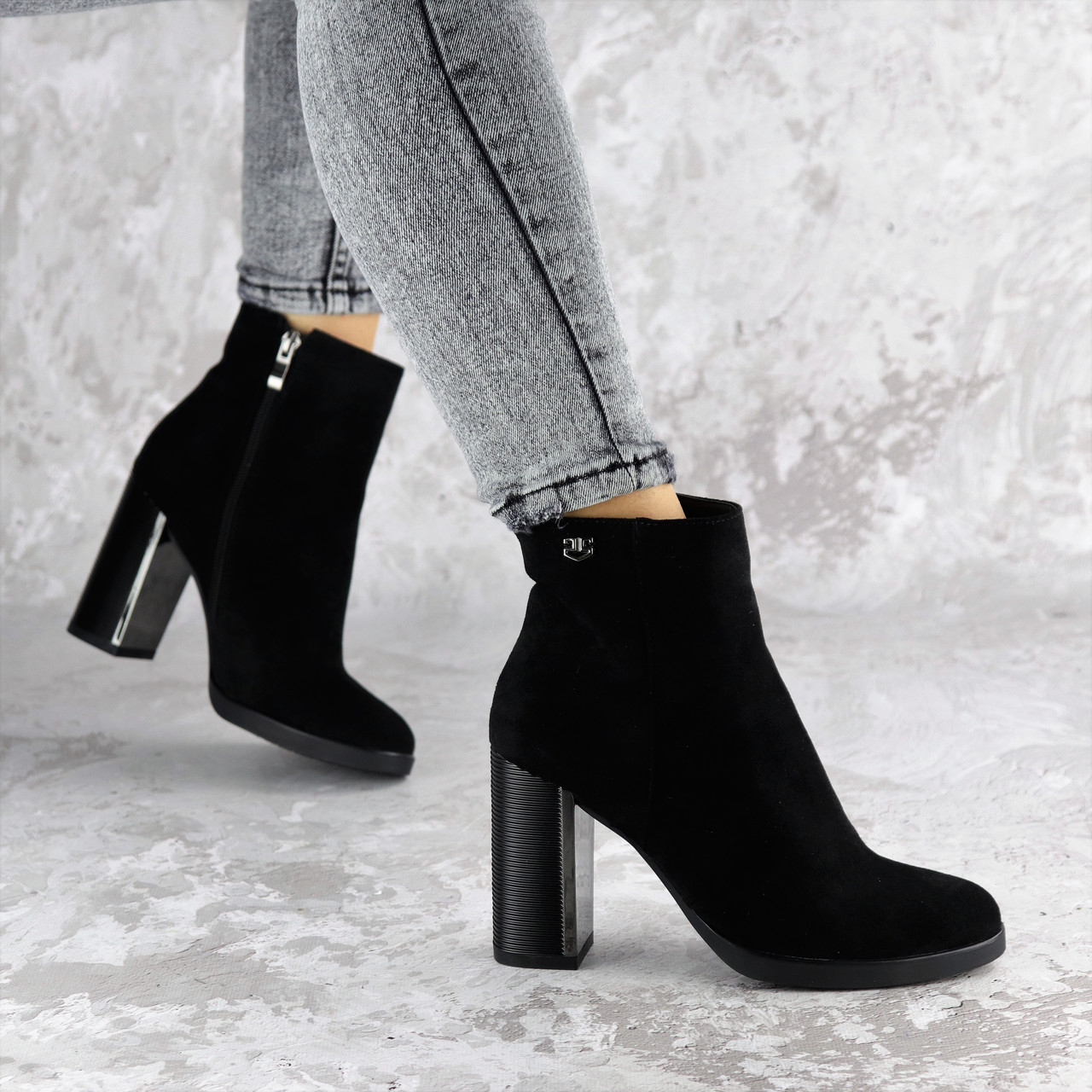 

Женские ботильоны на каблуке Fashion Loki 1459 38 размер 24,5 см Черный