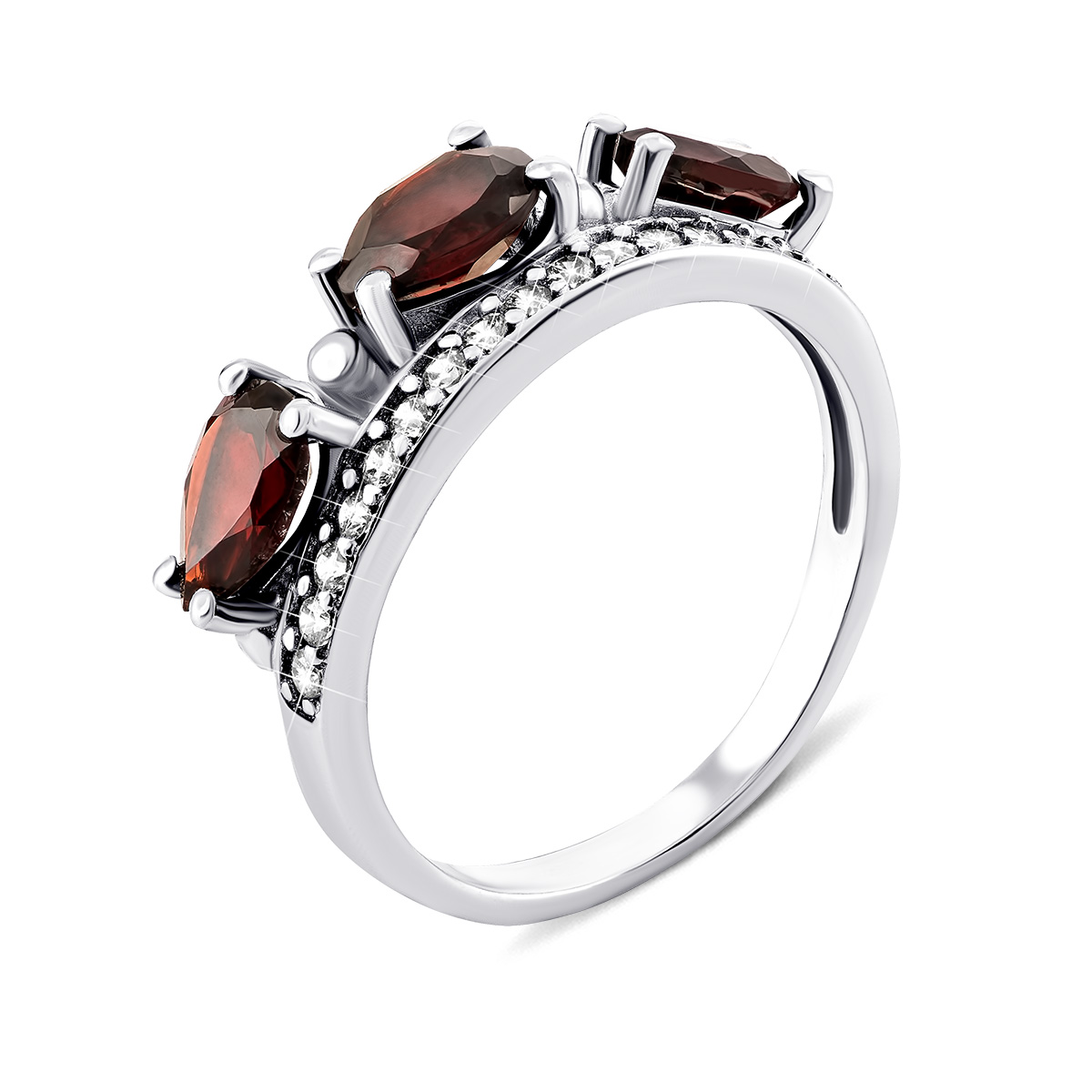 

Серебряное кольцо с гранатом и фианитами 16.5 размер 1360/1р-GARN