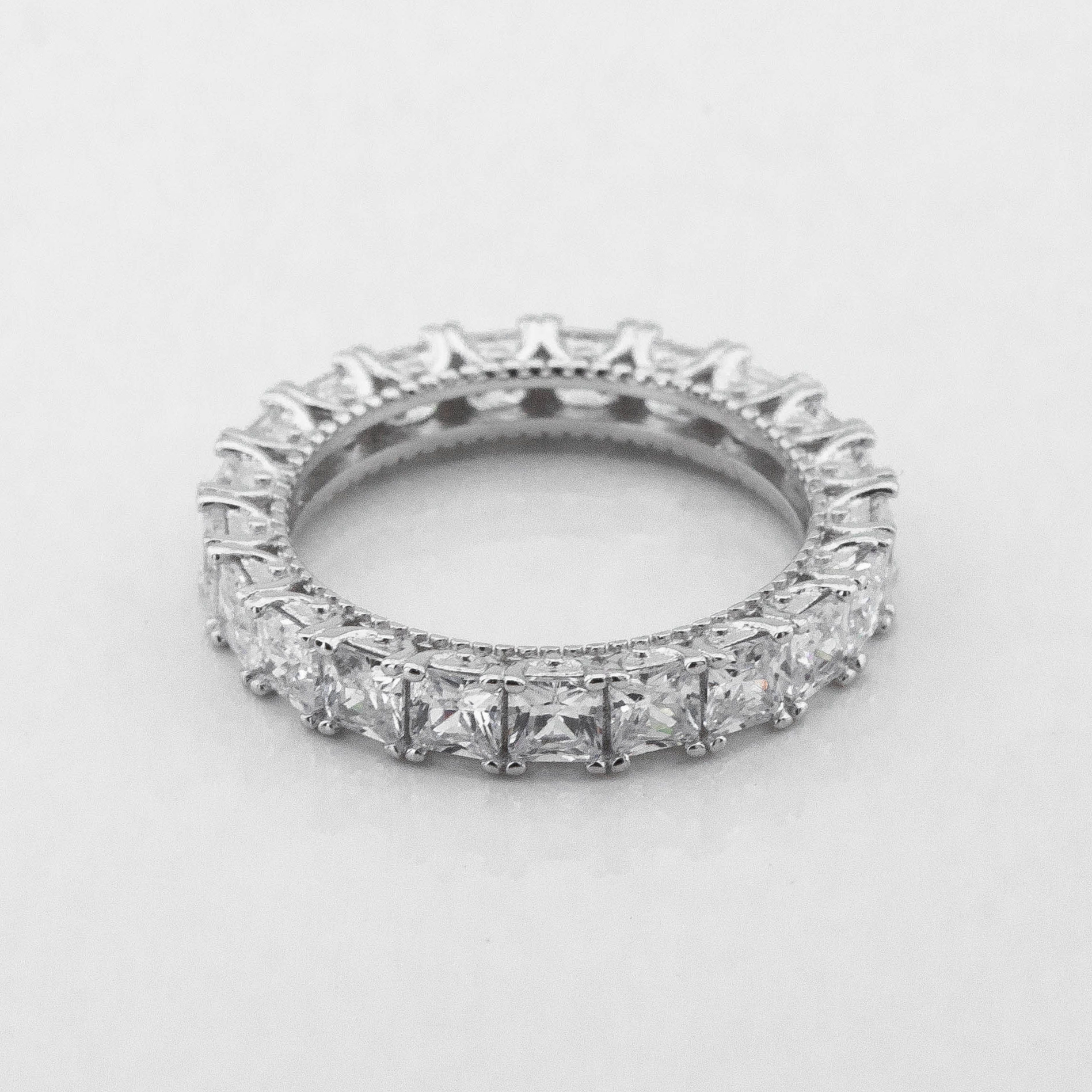 

Серебряное кольцо-дорожка с фианитами K111764 Диамант, 16,5 размер