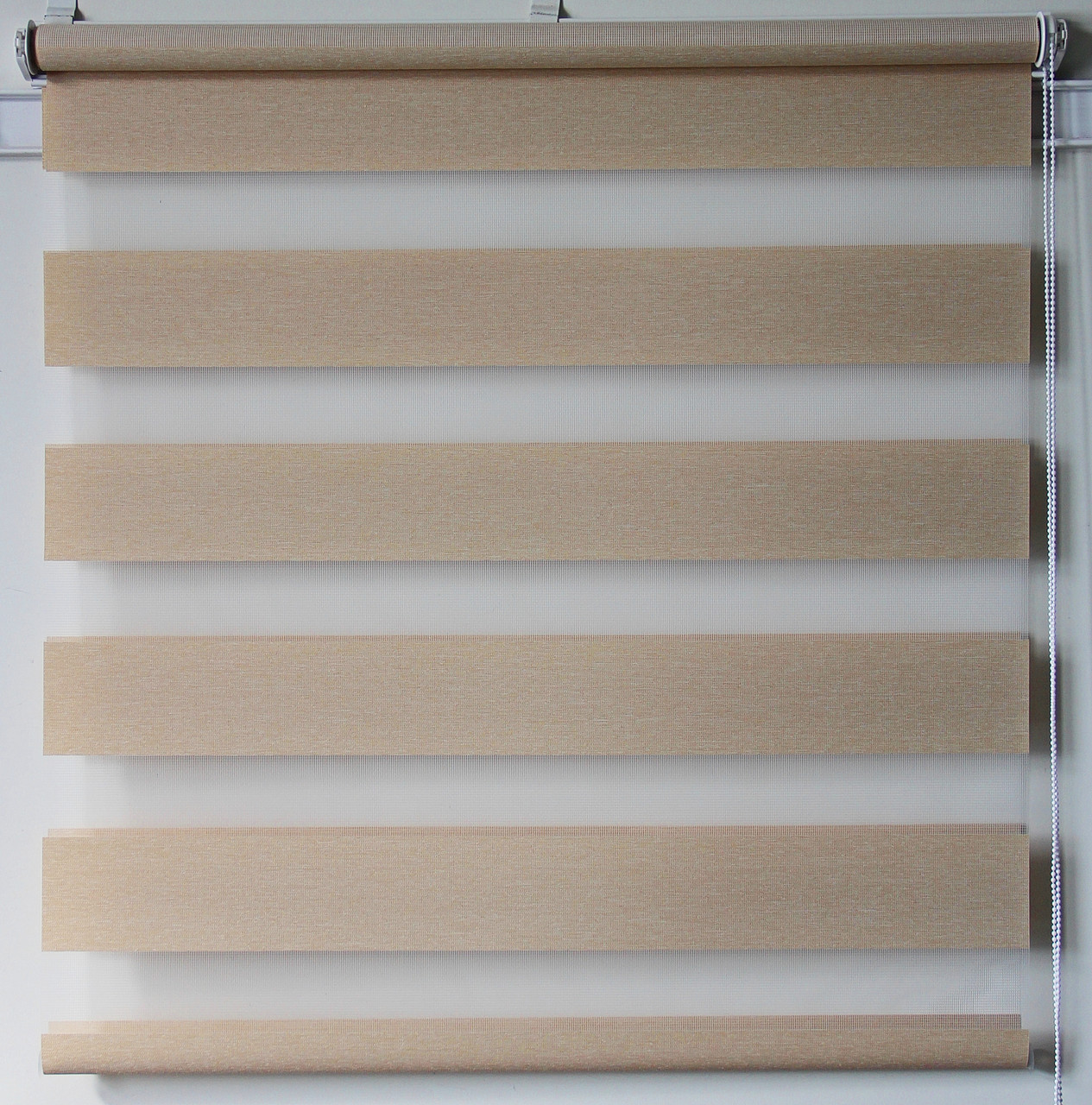 

Рулонная штора Miranda День-ночь Z-069 137,5*160 см Песочный