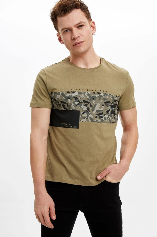 

Футболка Defacto с камуфляжным принтом  Хаки (DeF T-shirt -7033-3, Футболка Defacto с камуфляжным принтом XL Хаки (DeF T-shirt -7033-3)