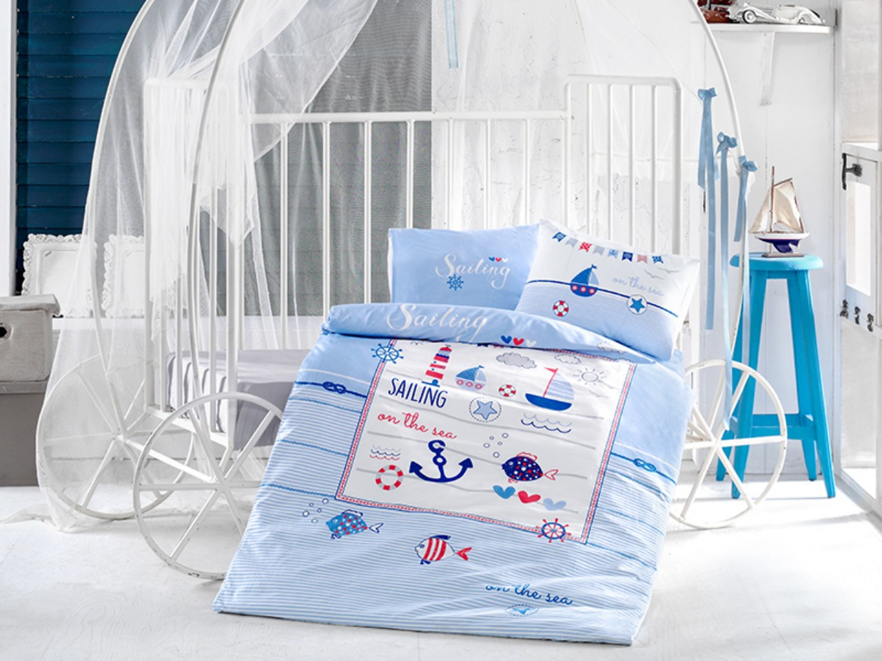 

Постельное белье в детскую кроватку Clasy 100x150 Ranforce Sailing Fish , Турция Код 8219