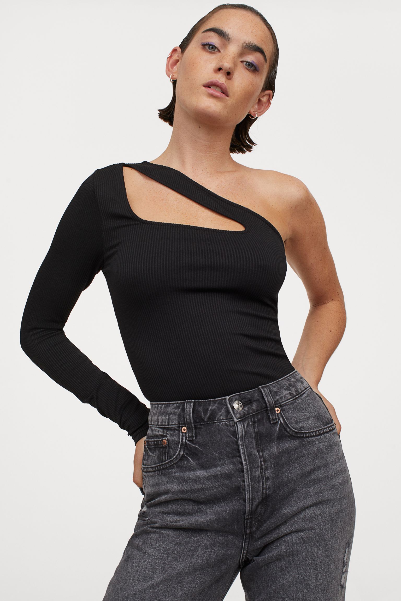 

Блуза H&M M черный 16039063042