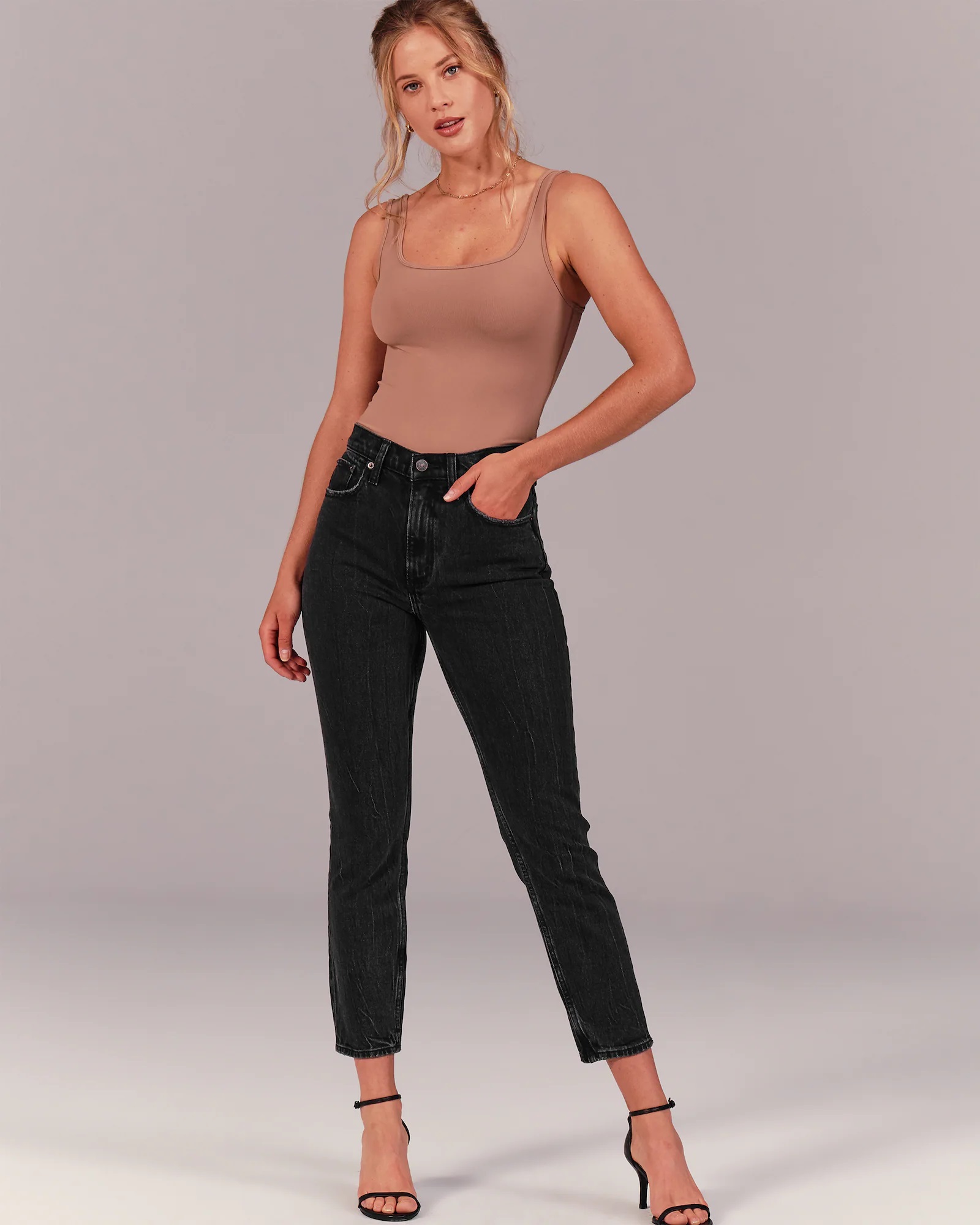 

Джинсы Mom Abercrombie & Fitch AF8467W 26/26 Черный