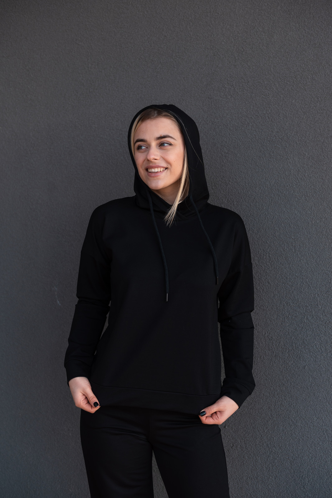 

Свитшот Wear me однотонный L Чёрный 1w/43/29