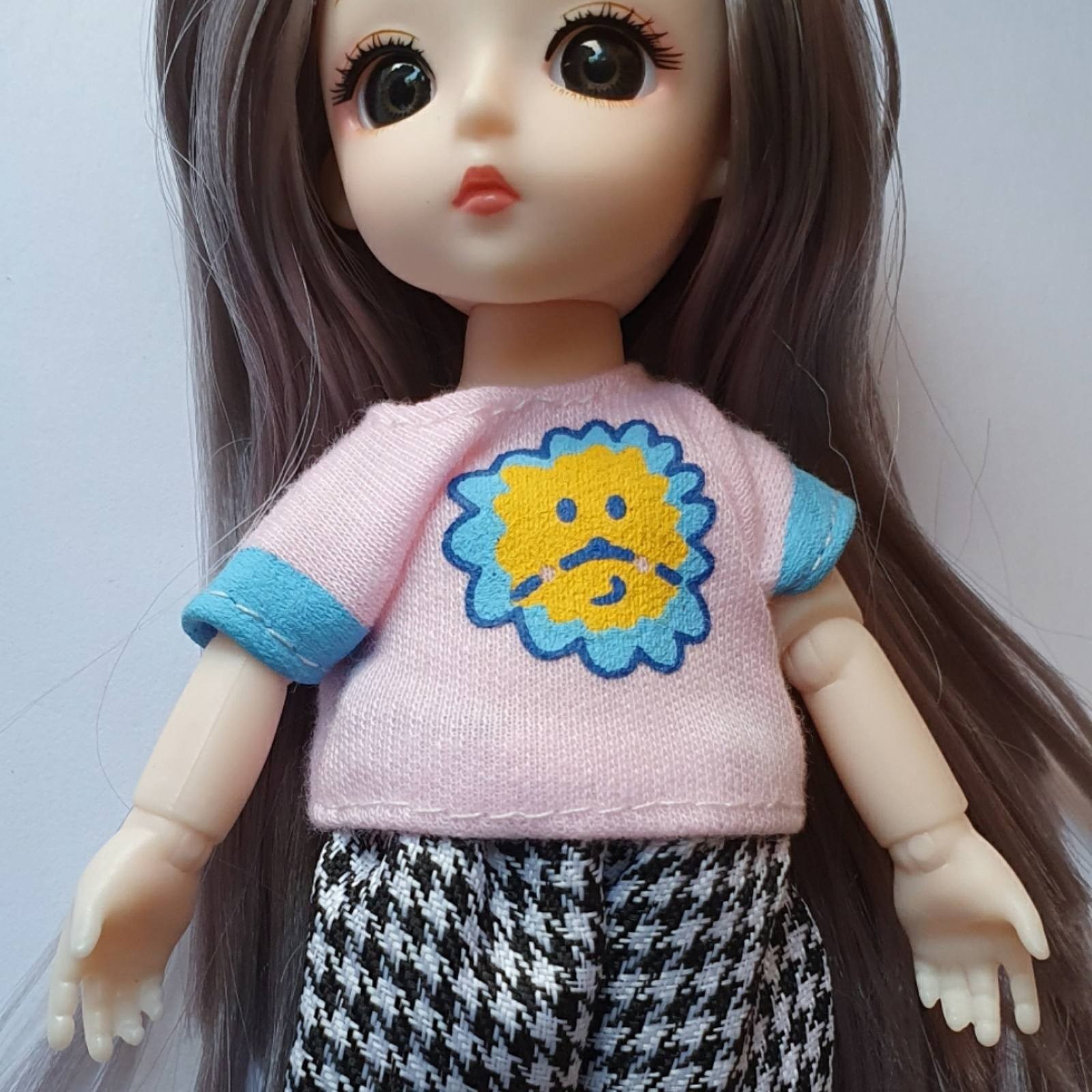 

Кукла шарнирная BJD с 3D глазами, серыми волосами 16 см в костюме, D105