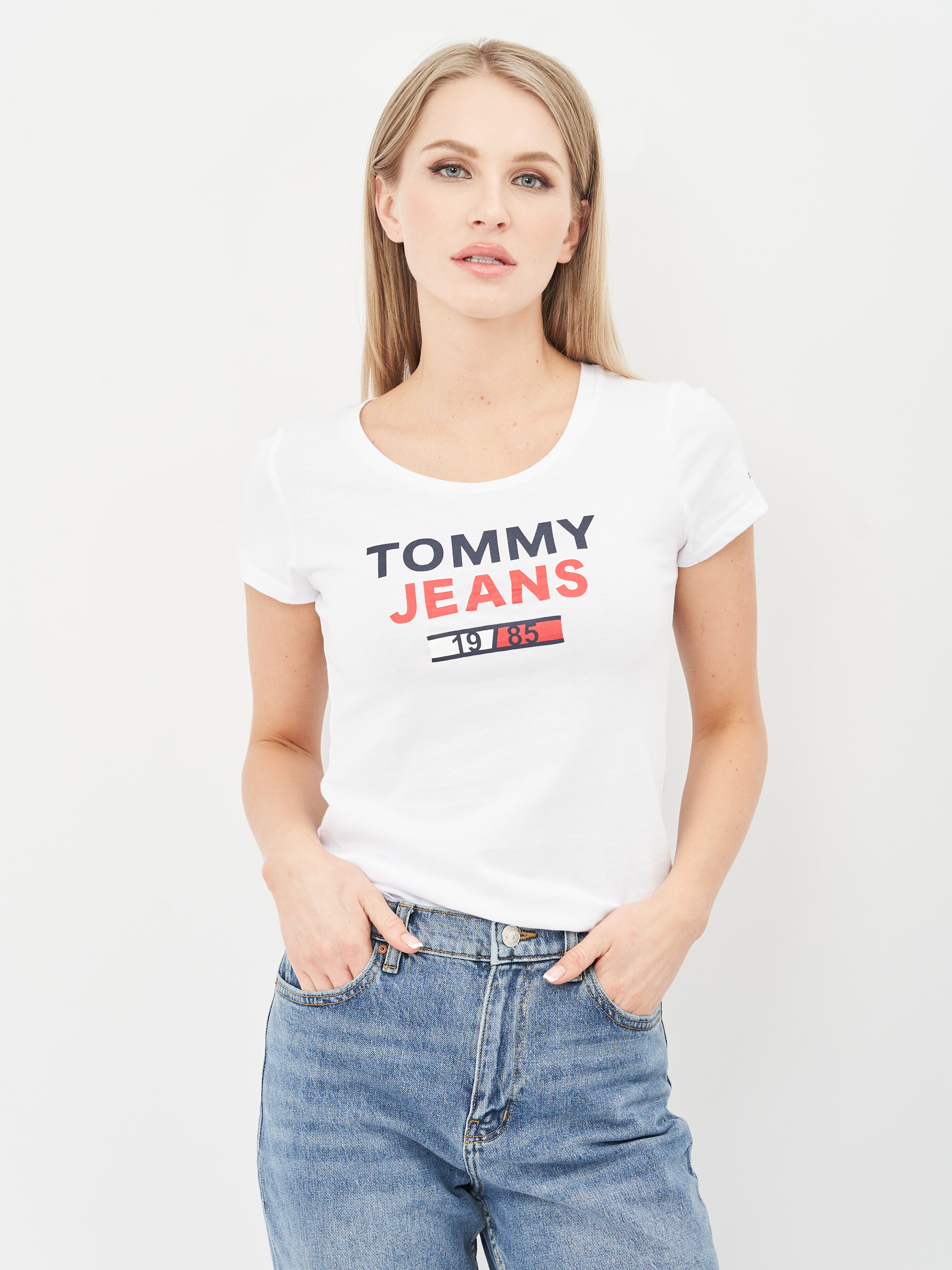 Акція на Футболка жіноча Tommy Jeans 10628.2 L (46) Біла від Rozetka