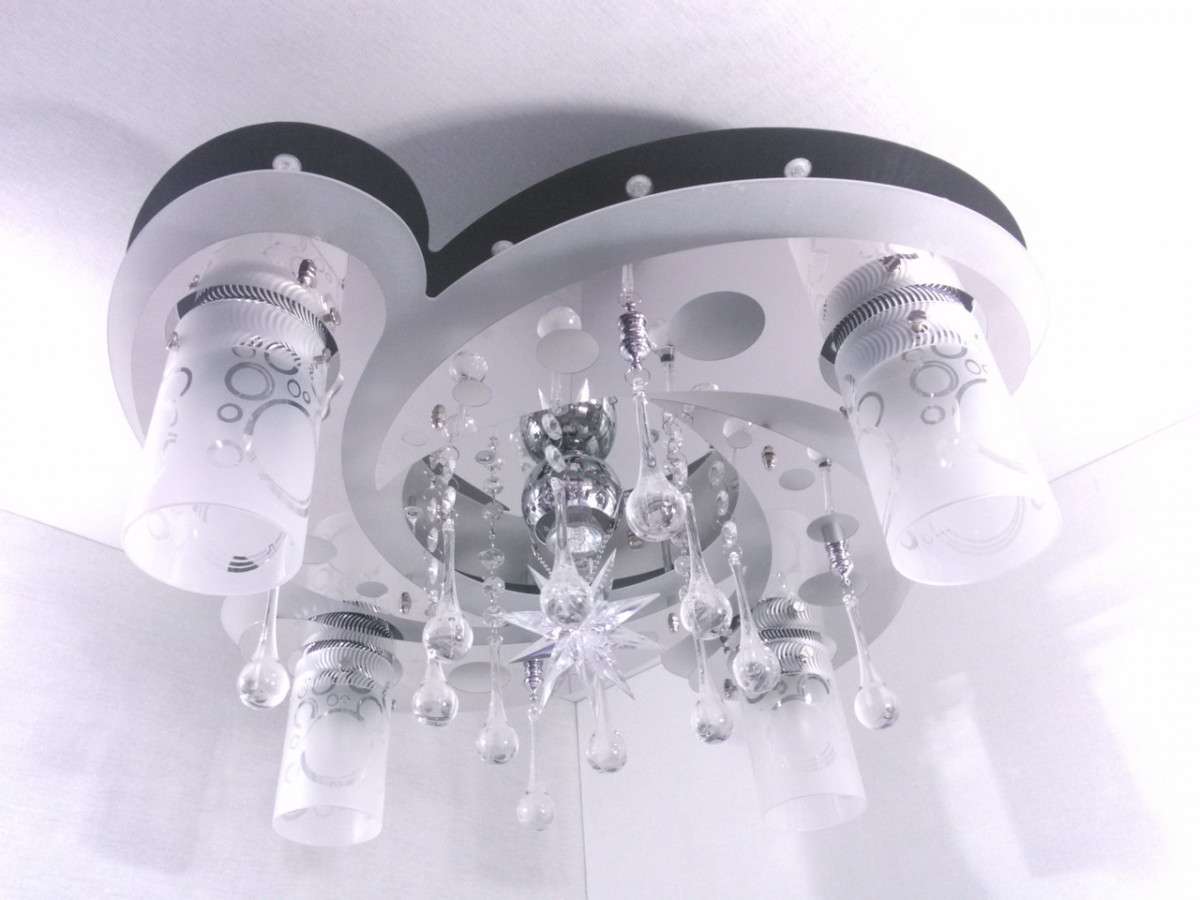 

Люстра потолочная Космос с цветной Led подсветкой и автоматическим отключением с пультом (20х43х54 см.) Черный, хром YR-5533/41