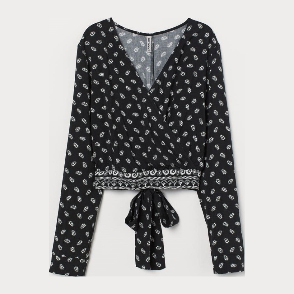 

Блузка H&M 060639496  Черная с белым, Блузка H&M 060639496 32 Черная с белым