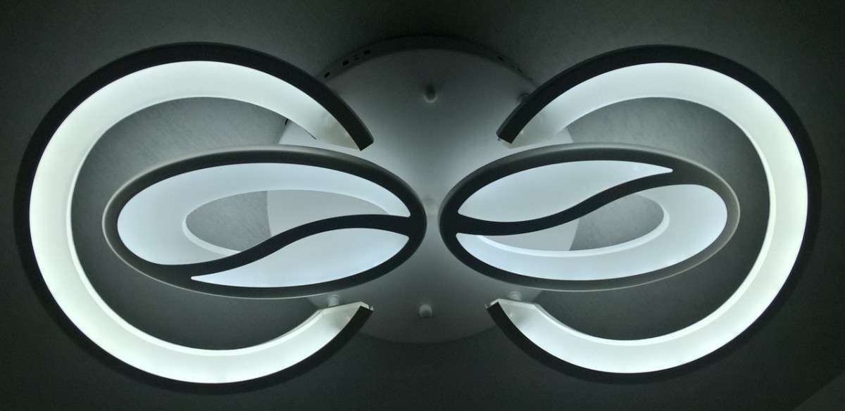 

Люстра потолочная Led (9х26х58 см.) Матовый, белый YR-2303/22-wh