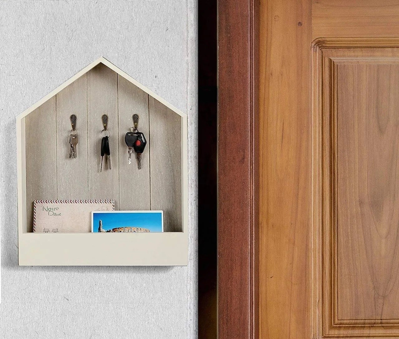 

Настенная ключница из натурального дерева IZD Чепстоу Зефир 30х25х6 см КЛЧ-002220