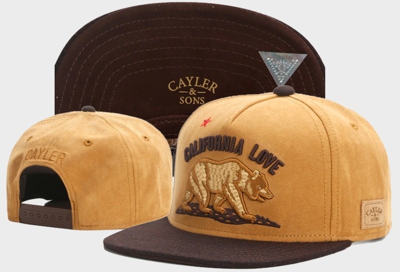 

Чоловіча бейсболка snapback SM044